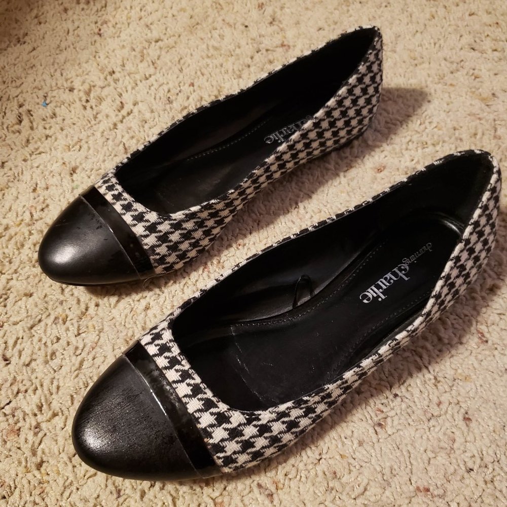 Charming Charlie Houndstooth Flats Size 9